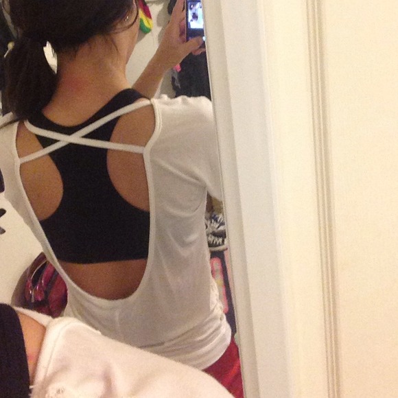 White top - Picture 2 of 2