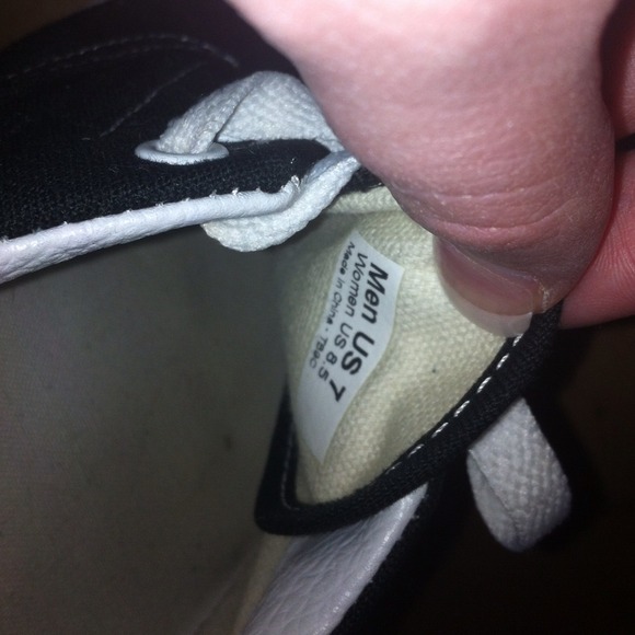 🔴[BUNDLED] 🔴🎁 Classic black Vans. - Picture 2 of 2