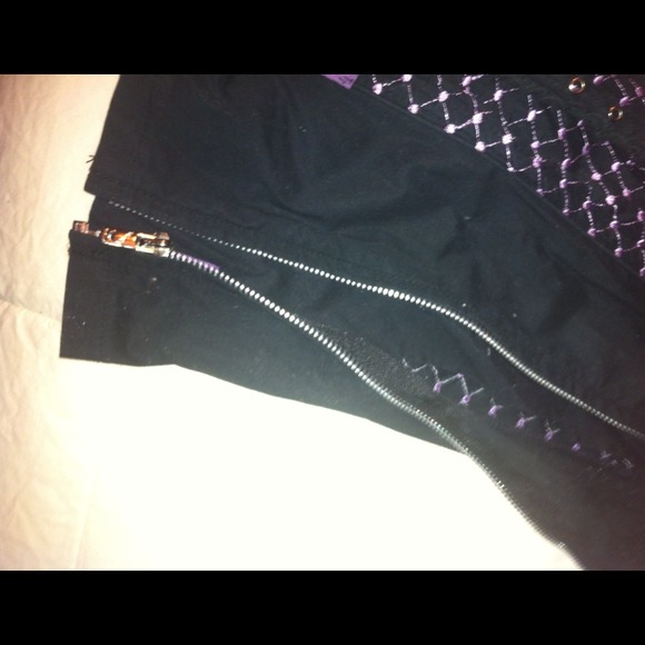 🔴BUNDLED🔴 Purple & black corset.💜 - Picture 4 of 4