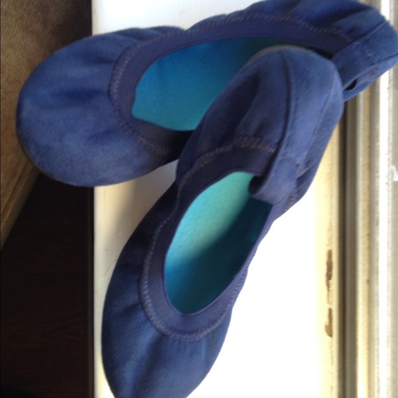 SOLD OUT ❗️Gorg Vegan Suede Ballet Flats - Picture 2 of 4