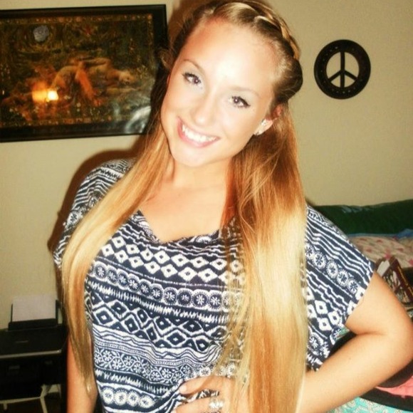 Patterned top - Picture 2 of 3