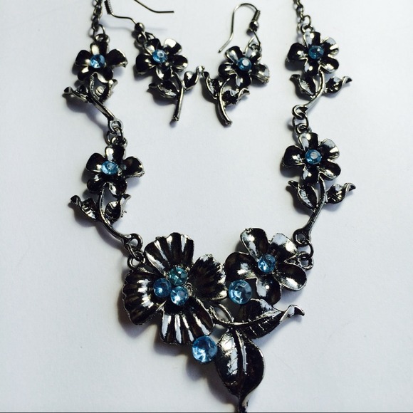 Vintage Cottage Chic Floral  Necklace and Earrings