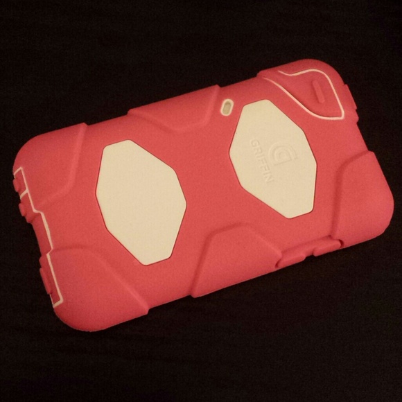 Pink and white Griffin iPod 4th gen case
