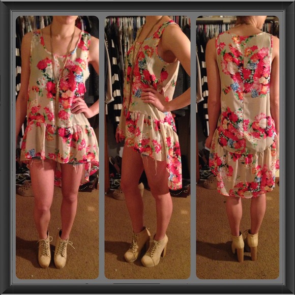 Tops - Colorful floral high low top