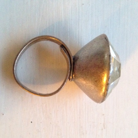 ::SOLD:: w/ $25+ purchase 💕Bold Faux Diamond Ring - Picture 3 of 3
