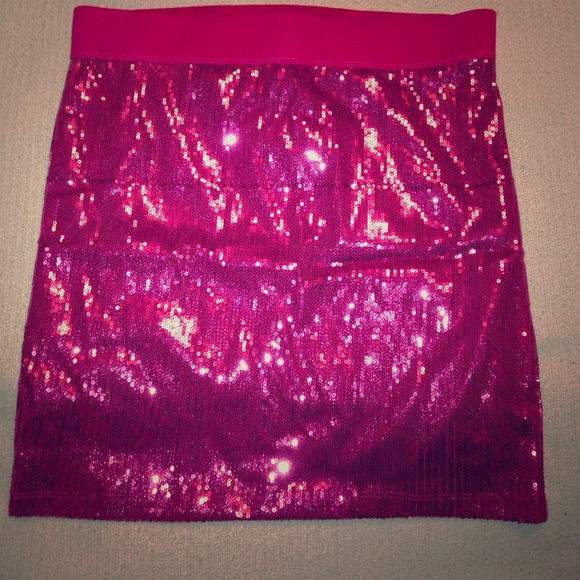 BRAND NEW pencil skirt