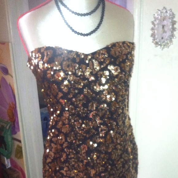 Fredrick of Hollywood full sequence fancy but sexy - Picture 2 of 2