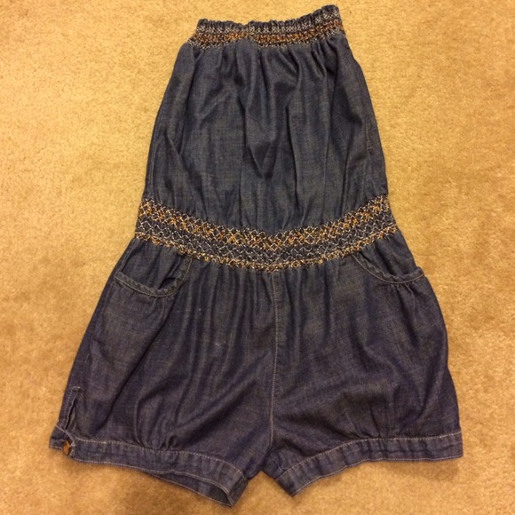 STRAPLESS ROMPER