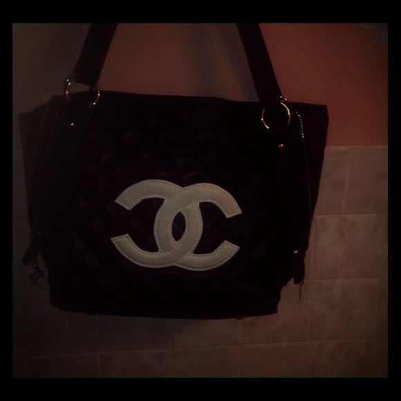 Cc good condition shoulder bag