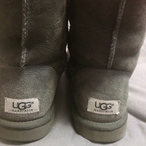 UGGS Short Grey Size 7
