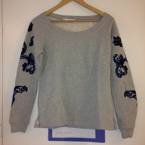 Boston Proper Sweatshirt with felt - Picture 2 of 4