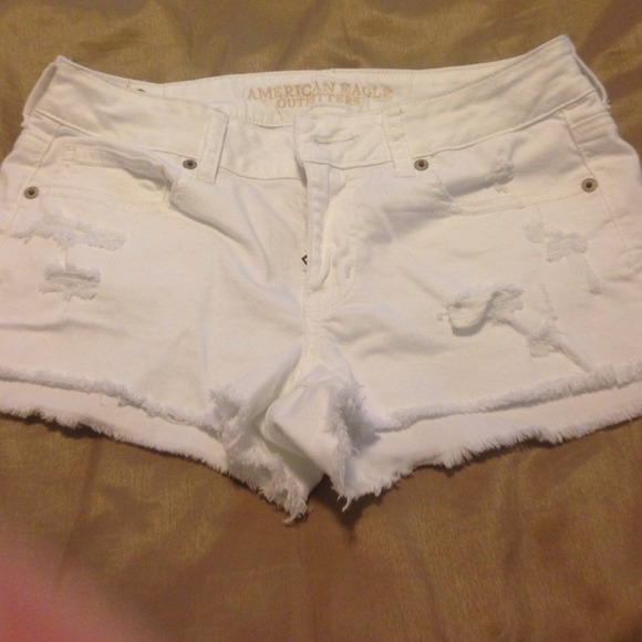 AE white frayed shorts w/stretch NWOT
