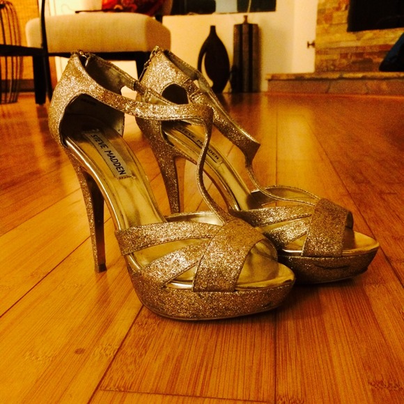 🎉SALE🎉STEVE MADDEN GOLD HEELS