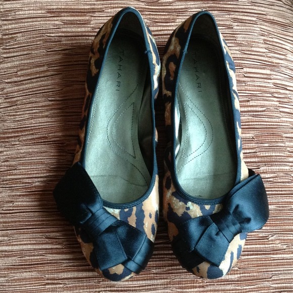 Tahari Rachel Flats. FINAL REDUCTION. Will donate