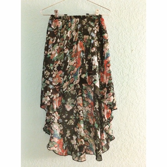 ❌SOLD❌Material Girl High Low Flower Skirt - Picture 1 of 1