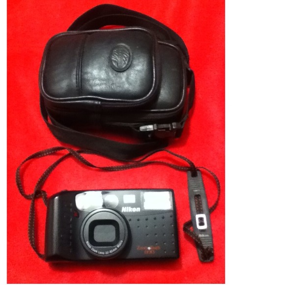Vintage Nikon Zoom Touch 600 35mm w/ Leather Case