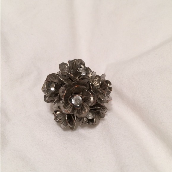Flower ring - Picture 2 of 2