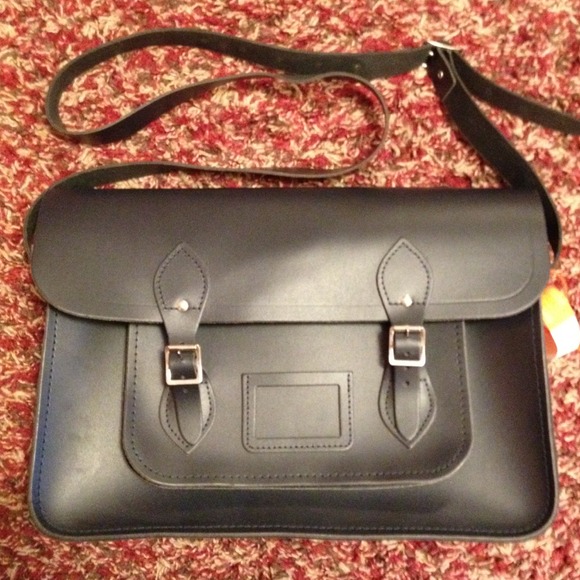 Classic 15" navy satchel