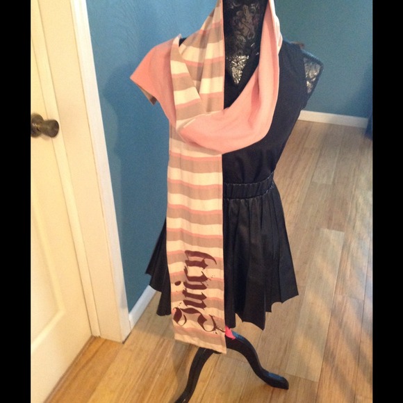 Authentic Juicy Couture scarf - Picture 2 of 4