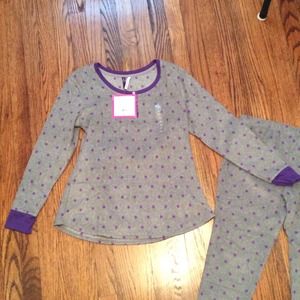Cute stretchy fleece pj set.