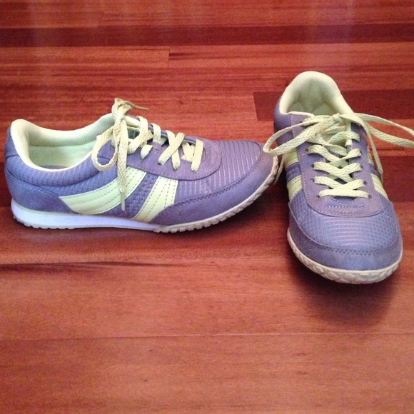SOLD Old Navy Active sneakers