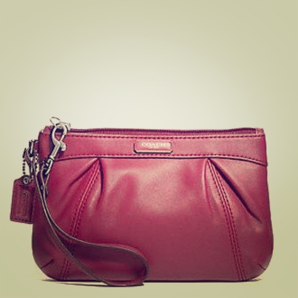 NEW Authentic Coach Pleated Leather Wristlet