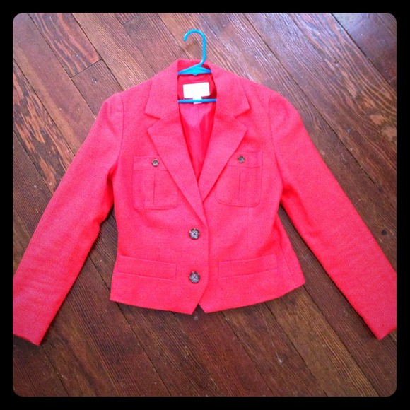 Previously loved Banana Republic blazer size 2!