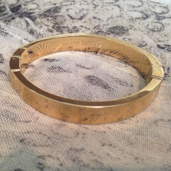 **SOLD**Michael Kors Hinged Bangle in Gold
