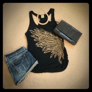 Black and gold feather tank
