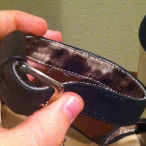 SOLD! Black heels - Picture 2 of 4