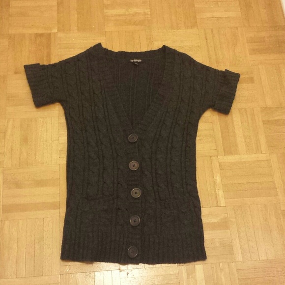 Short sleeved knit sweater - Picture 1 of 1