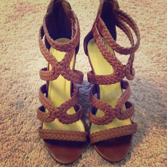 Cogna Wedge Sandals 👠