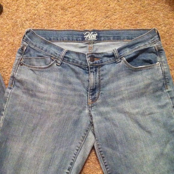 Old navy flirt jeans.