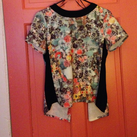 Top - Picture 1 of 1