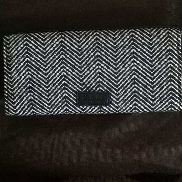 ***SOLD*** NWOT Thirty One Black Wallet - Picture 3 of 3