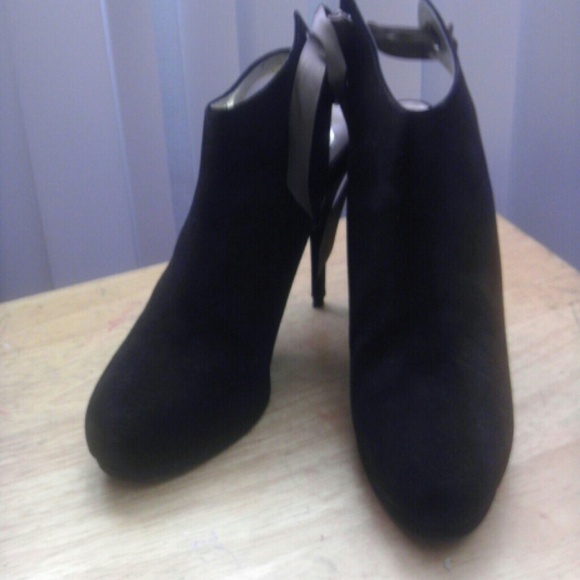 Booties - Picture 4 of 4