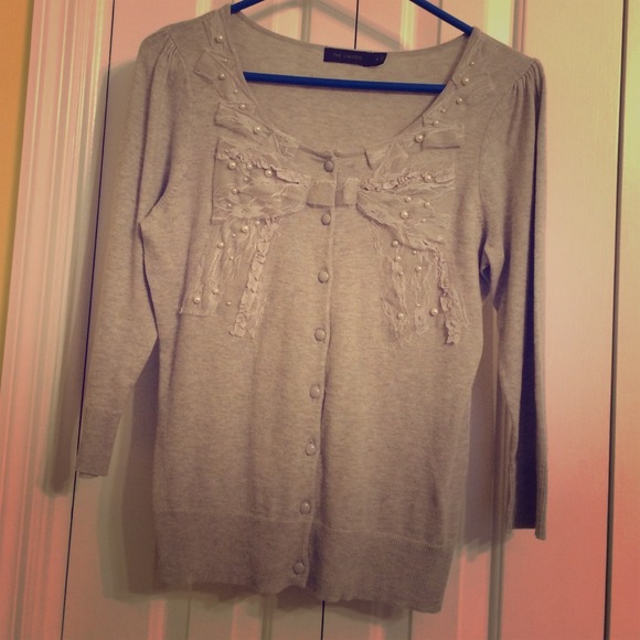 The limited bow cardigan size medium