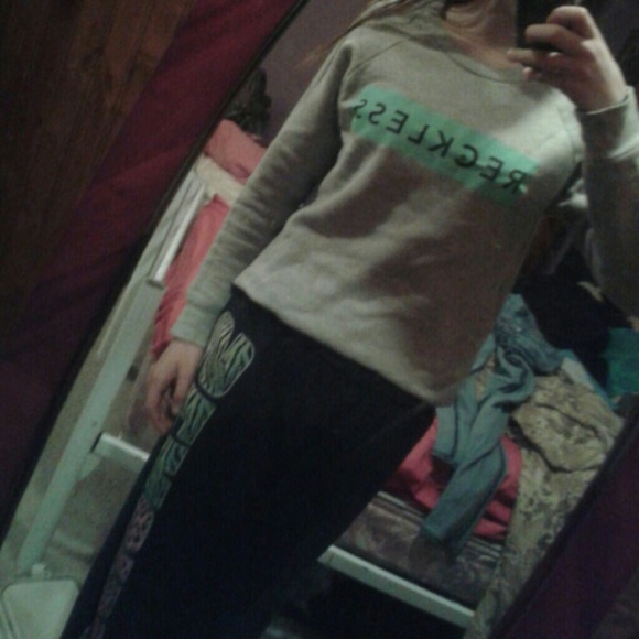 Sweater - Picture 4 of 4