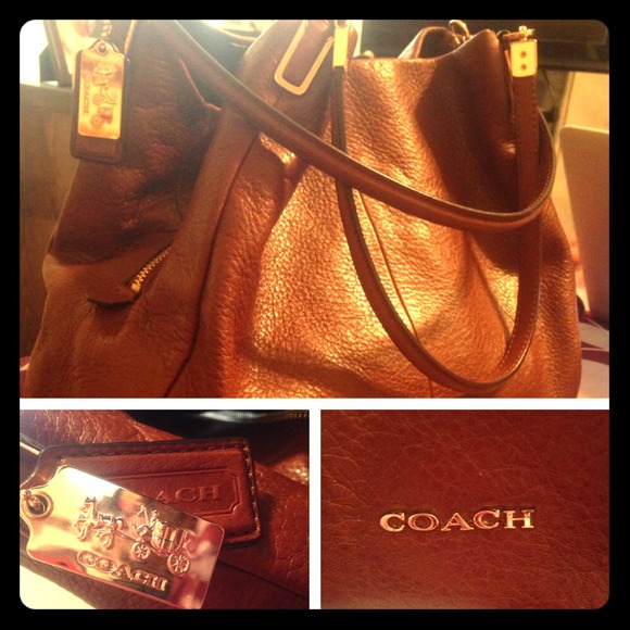 Coach Handbags - AUTHENTIC COACH PURSE