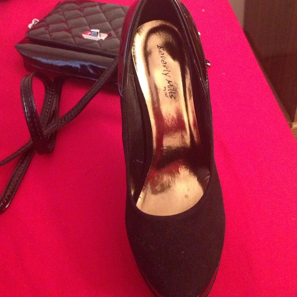 Heels - Picture 2 of 2