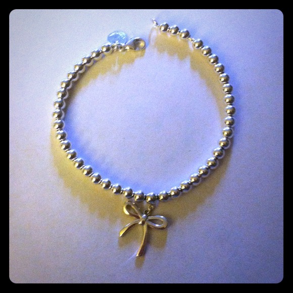Tiffany&Co. Silver bow bracelet. Authentic !