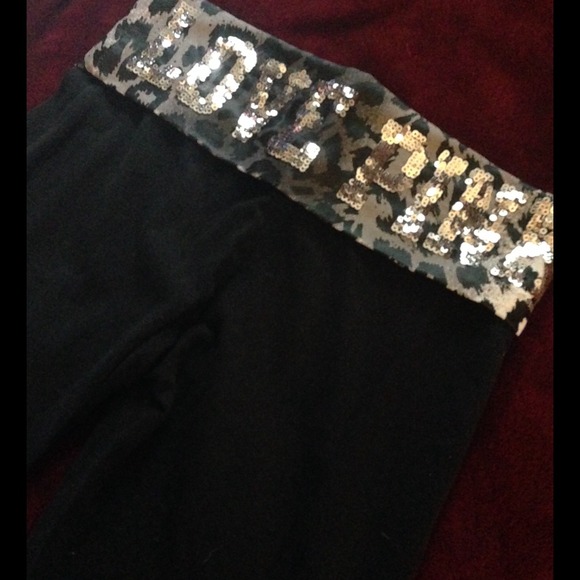 VS yoga pants