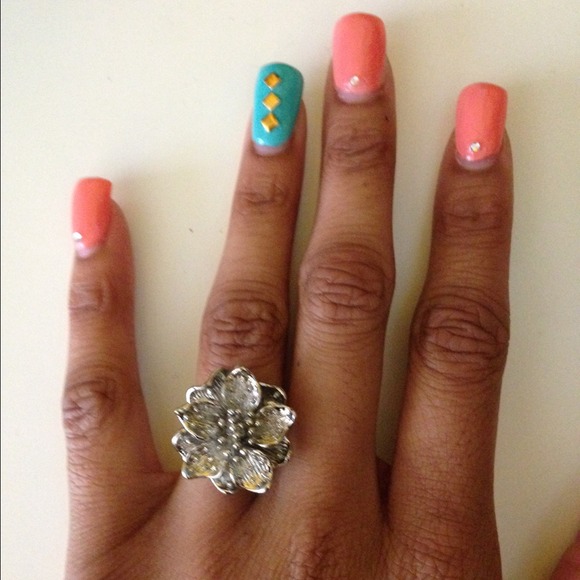 Ring - Picture 3 of 3