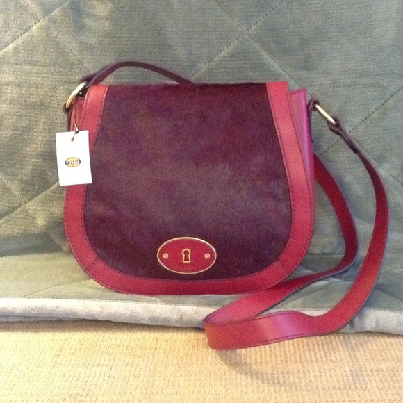FOSSIL CROSS BODY BAG in Cranberry
