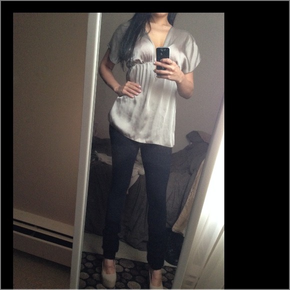 Gorgeous satin top! - Picture 2 of 3