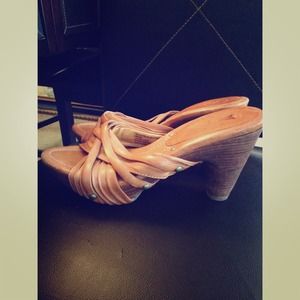 💥$68💥Authentic Frye Leather Reese slide-in👏👏