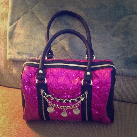 BETSY SATCHEL in High Sequency Fuchsia