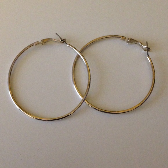 Earrings - Picture 2 of 4