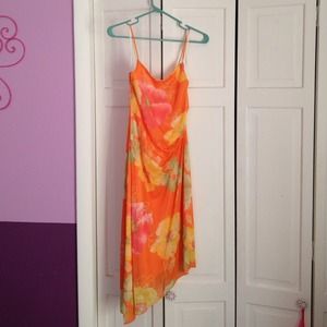 Large print dress that bunches at the side.