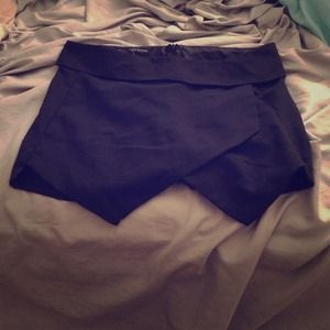 Black mini skirt skort!